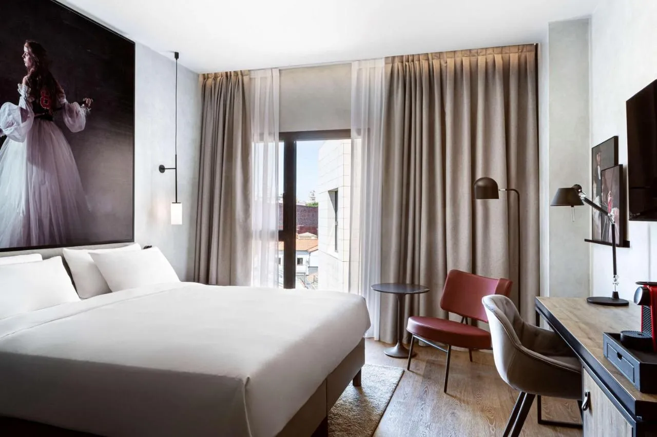Radisson RED Madrid slide-3