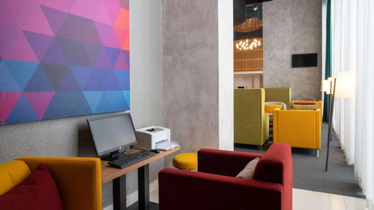 Park Inn by Radisson Nairobi Westlands slide-3