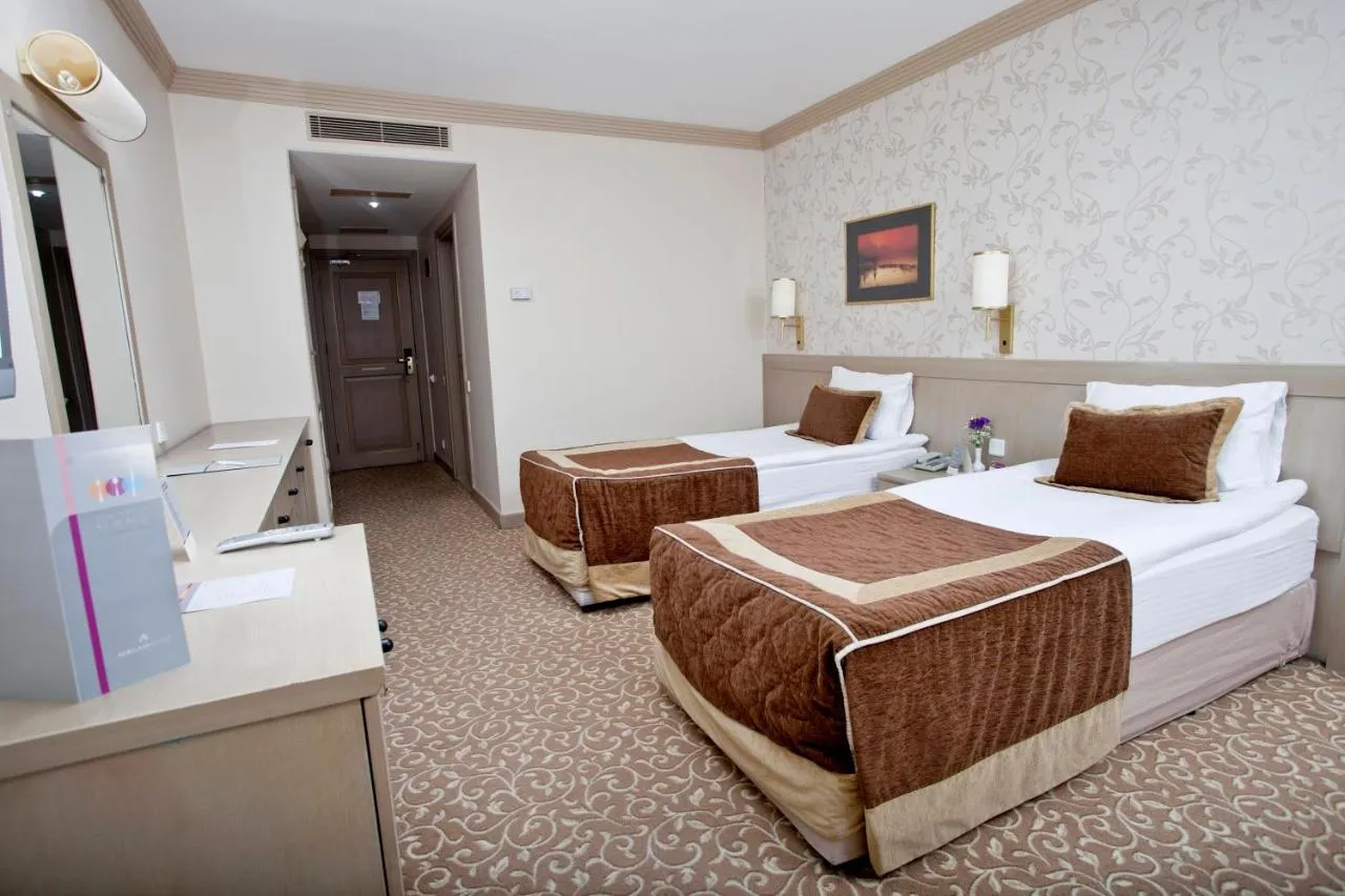 Sergah Hotel slide-5