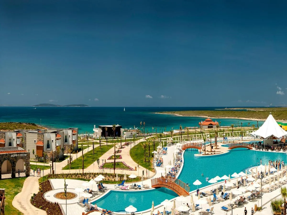 Aquasis De Luxe Resort & Spa Hotel slide-5
