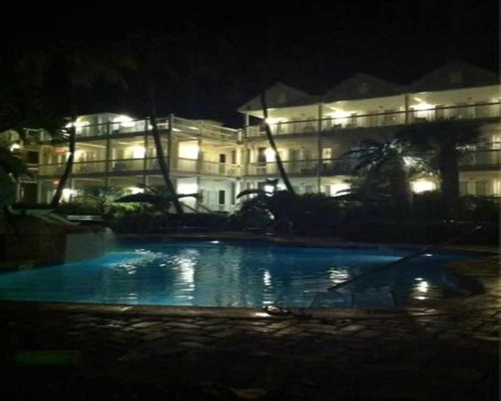 Coconut Beach Resort slide-5