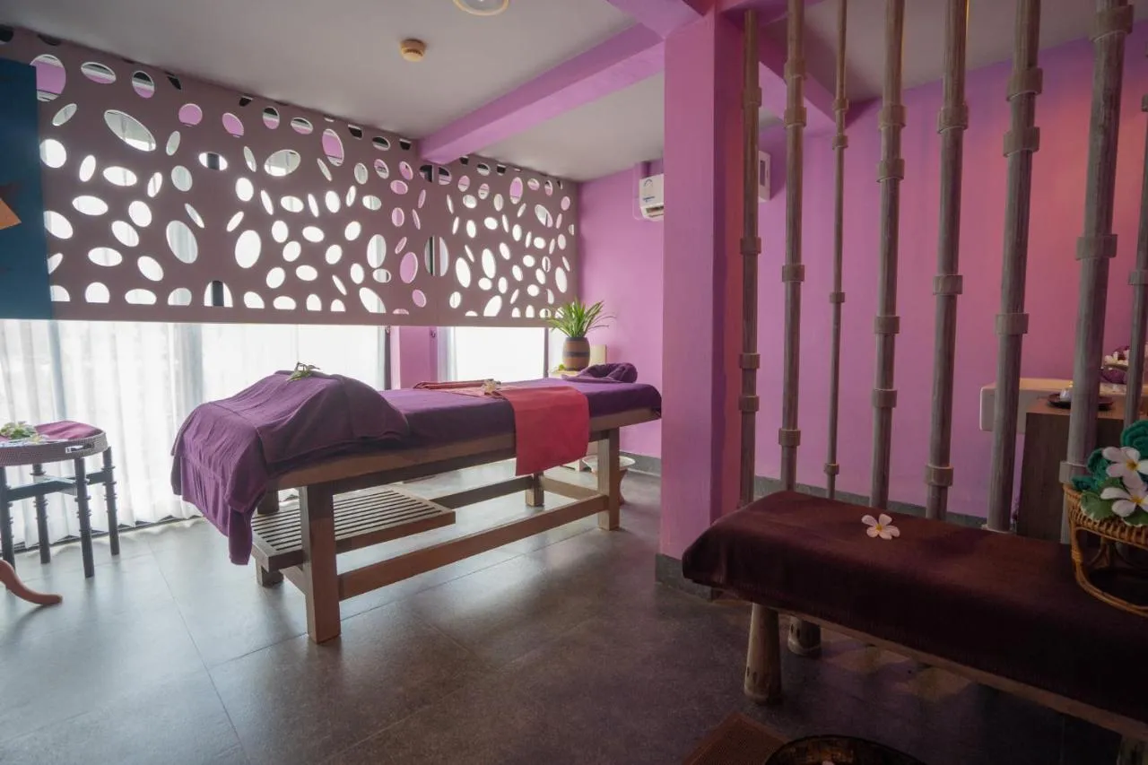 Twin Lotus Resort Spa hotel slide-3