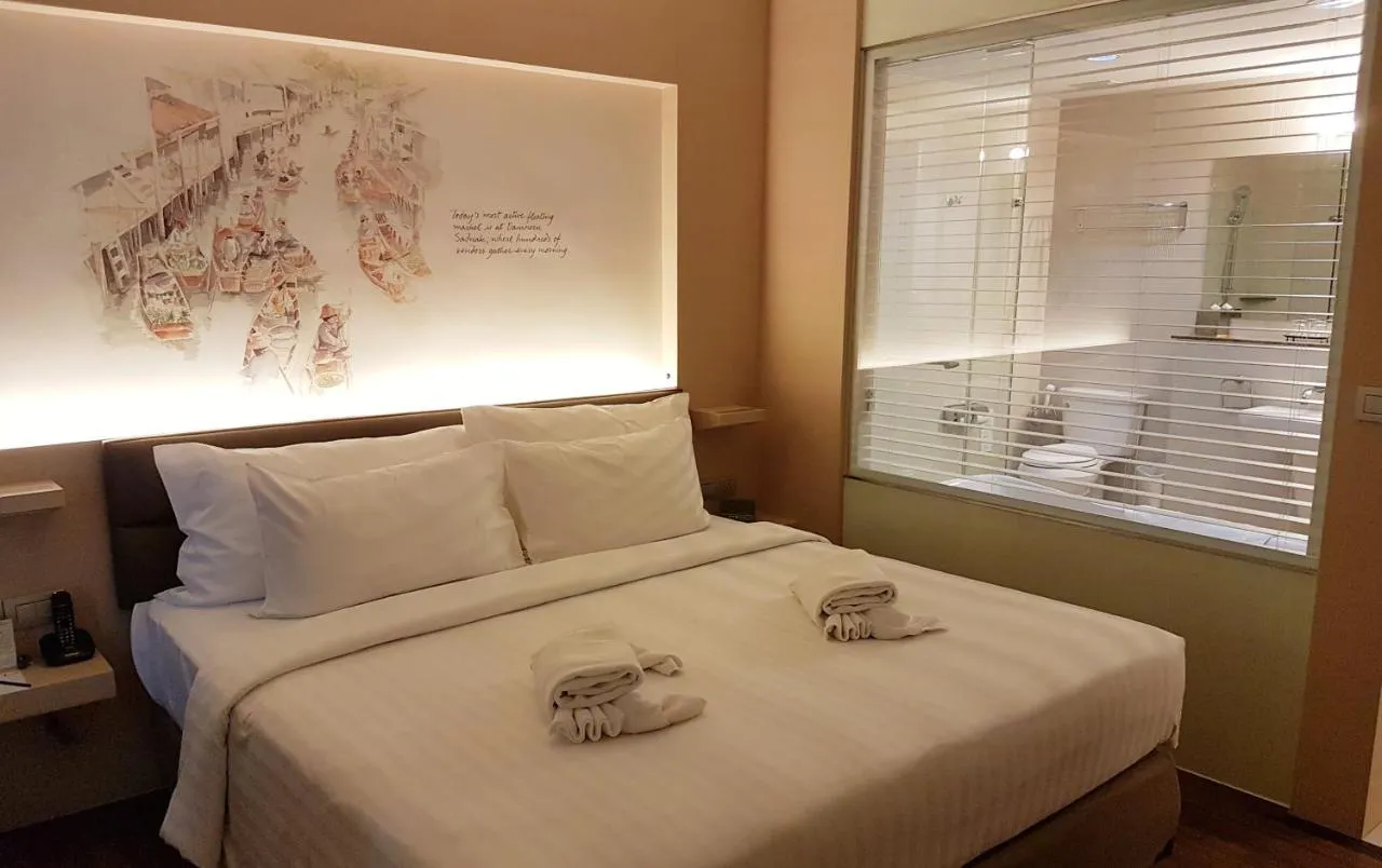 Parinda Hotel slide-3