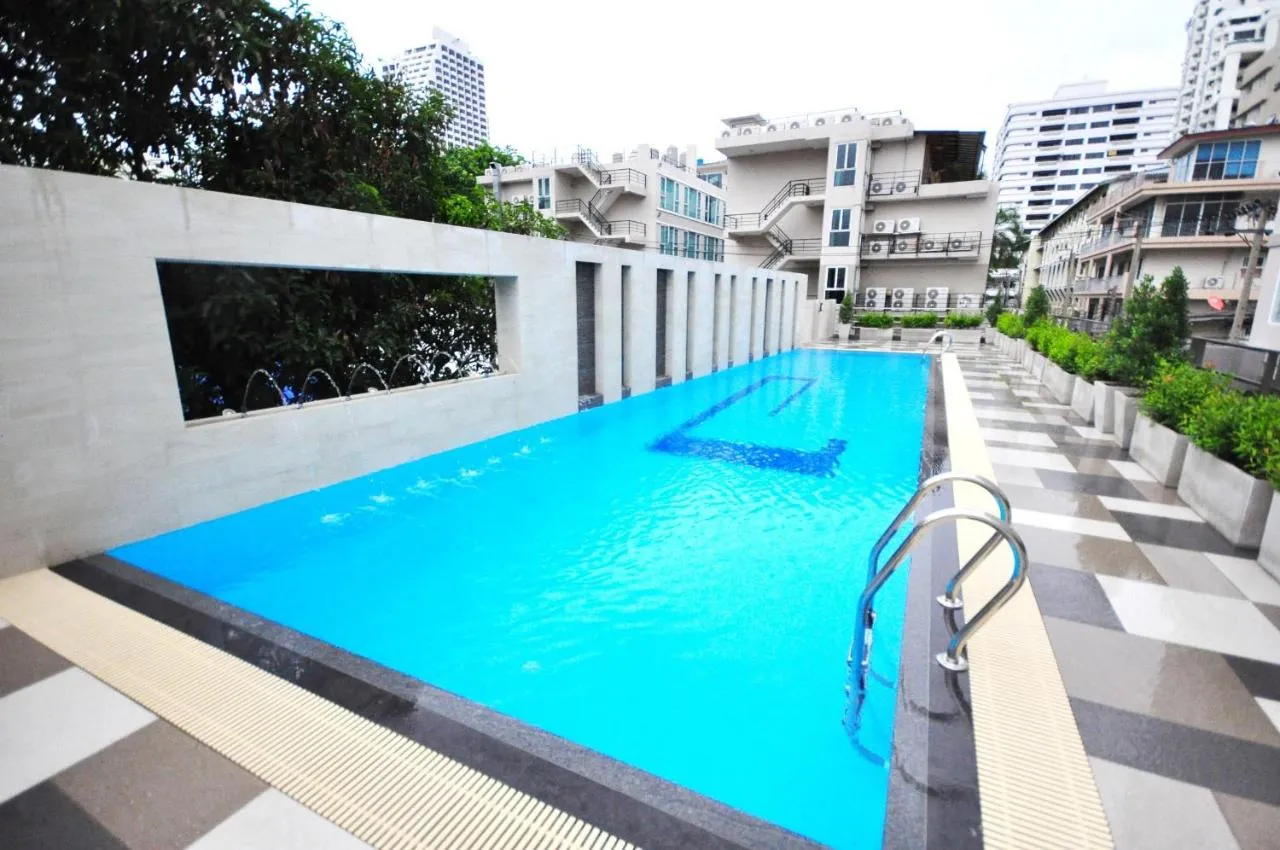 Parinda Hotel slide-4