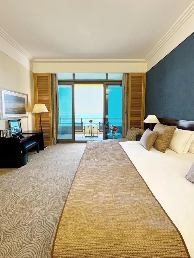 Le Royal Hotel Beirut slide-3