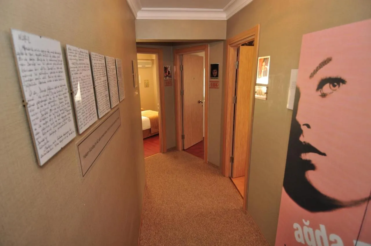 Mini Hotel slide-3