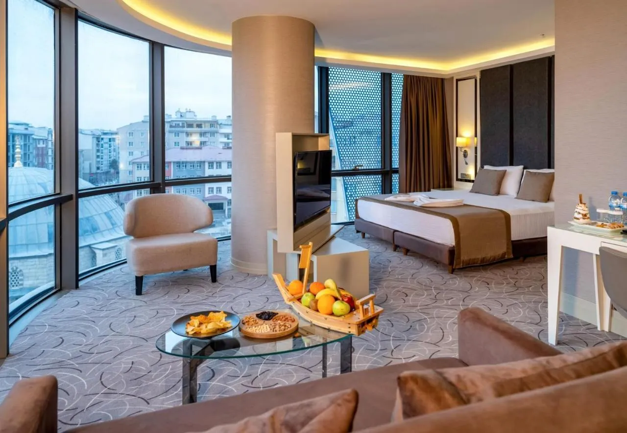 The Conforium Hotel Van-1