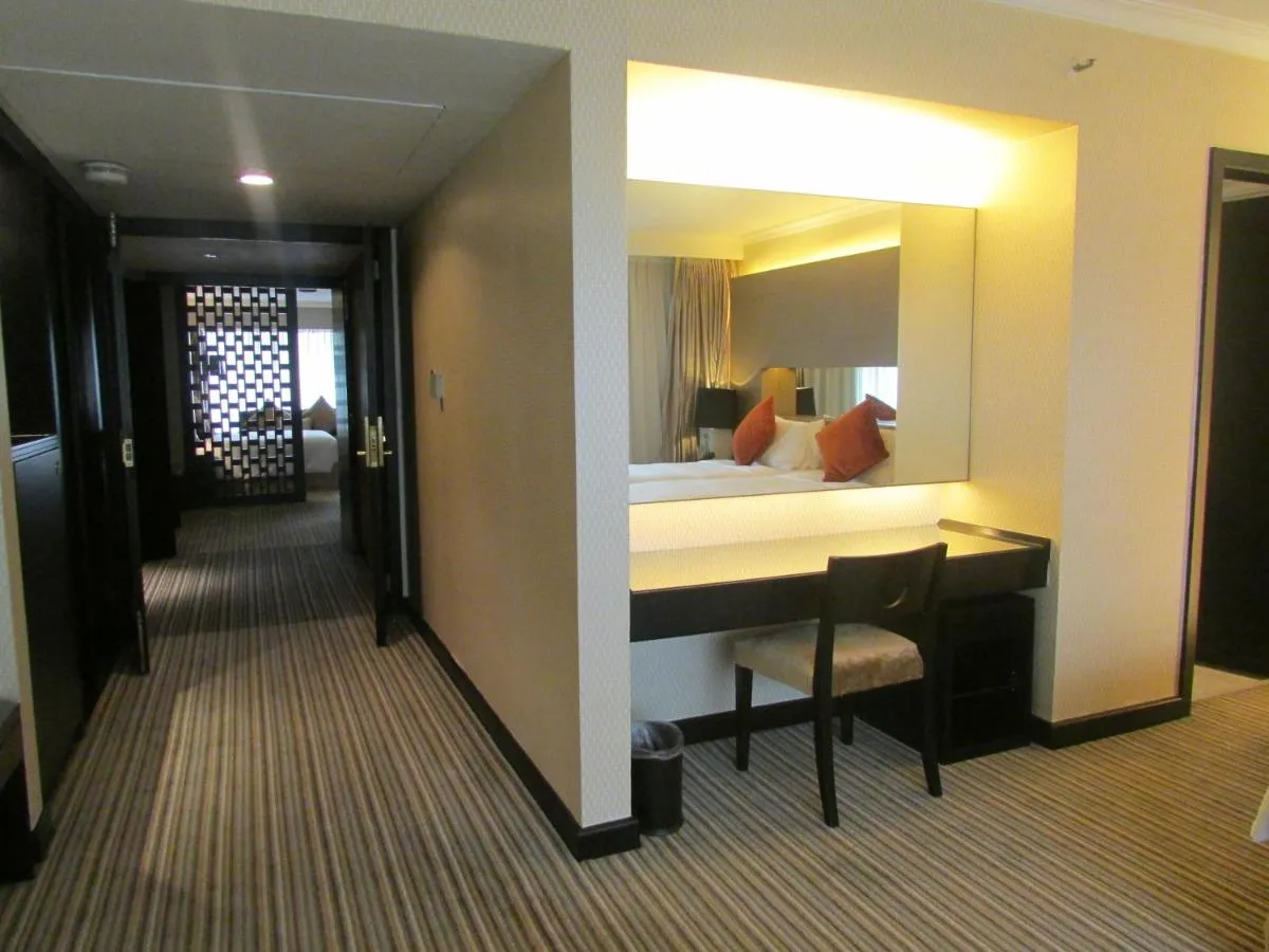 Concorde Hotel Singapore slide-4