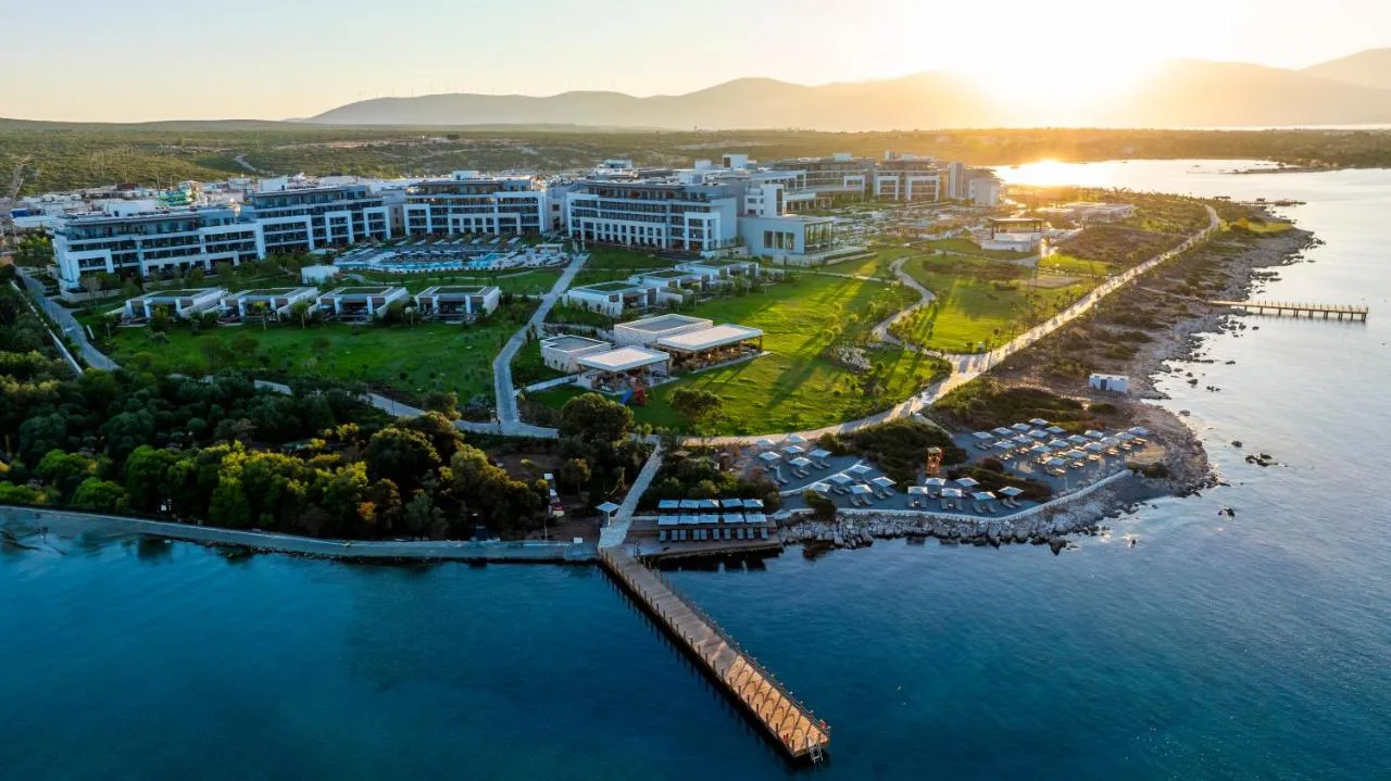 Anda Barut Collection slide-3