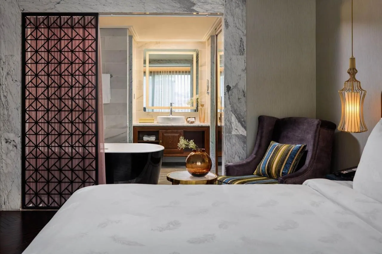 Peridot Grand Luxury Boutique Hotel slide-4