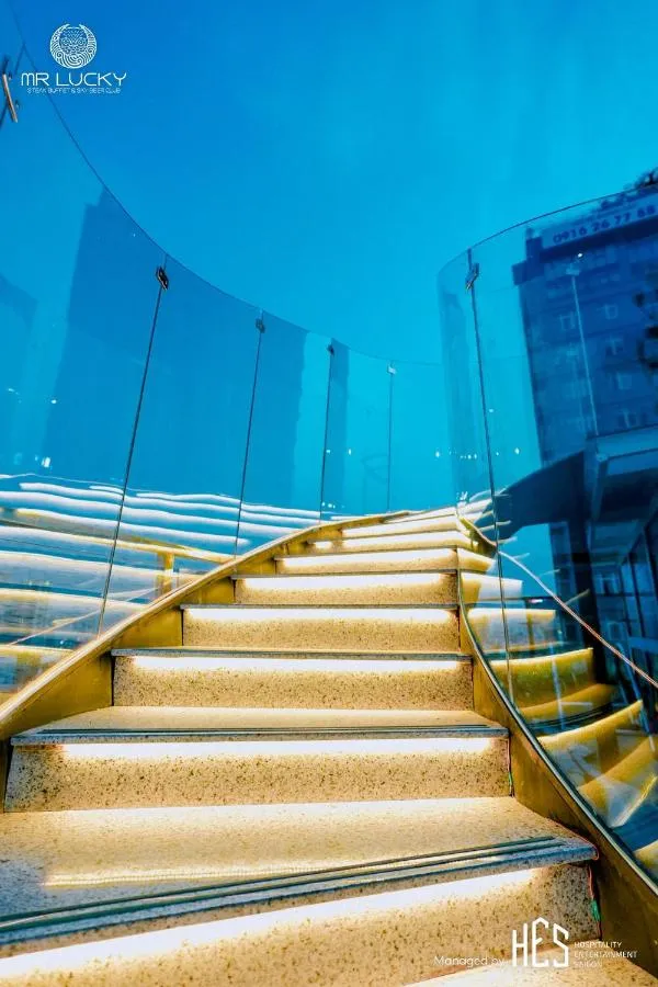 Happy Life Grand Hotel & Sky Bar slide-5