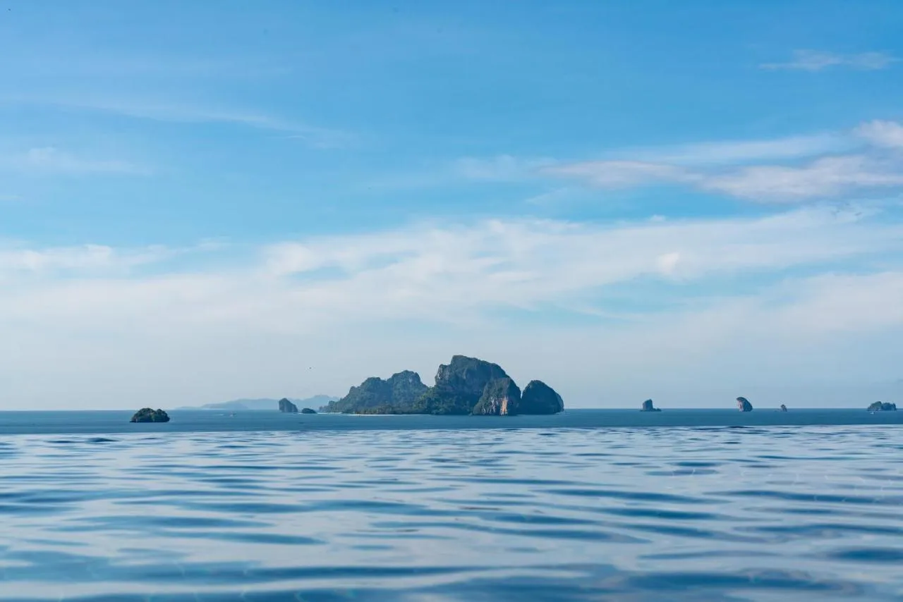 Avani Ao Nang Cliff Krabi Resort slide-5