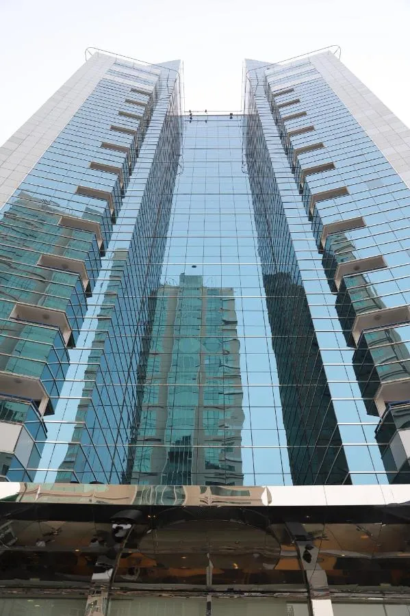 Golden Tulip Media Hotel slide-4