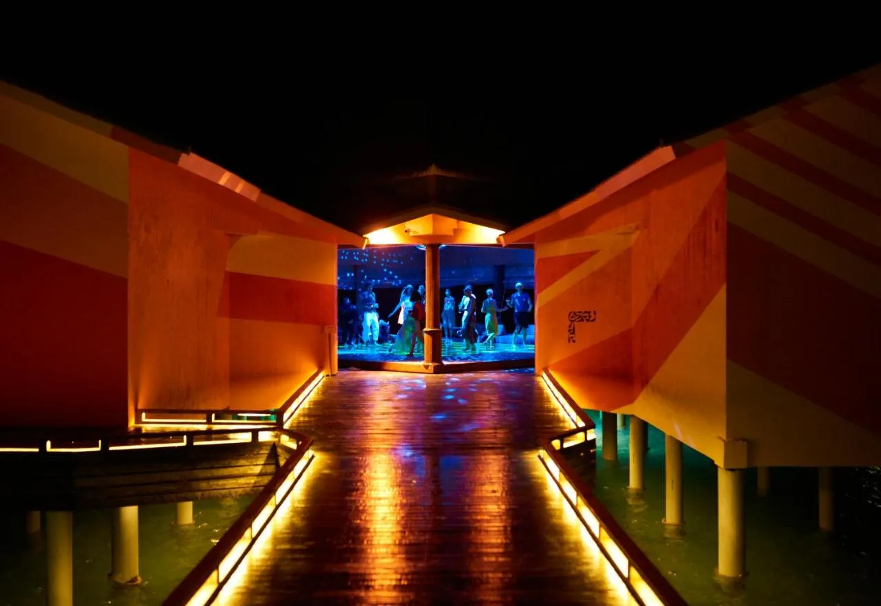 The Standard, Huruvalhi Maldives slide-4