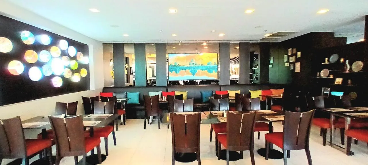 Nouvo City Hotel slide-5