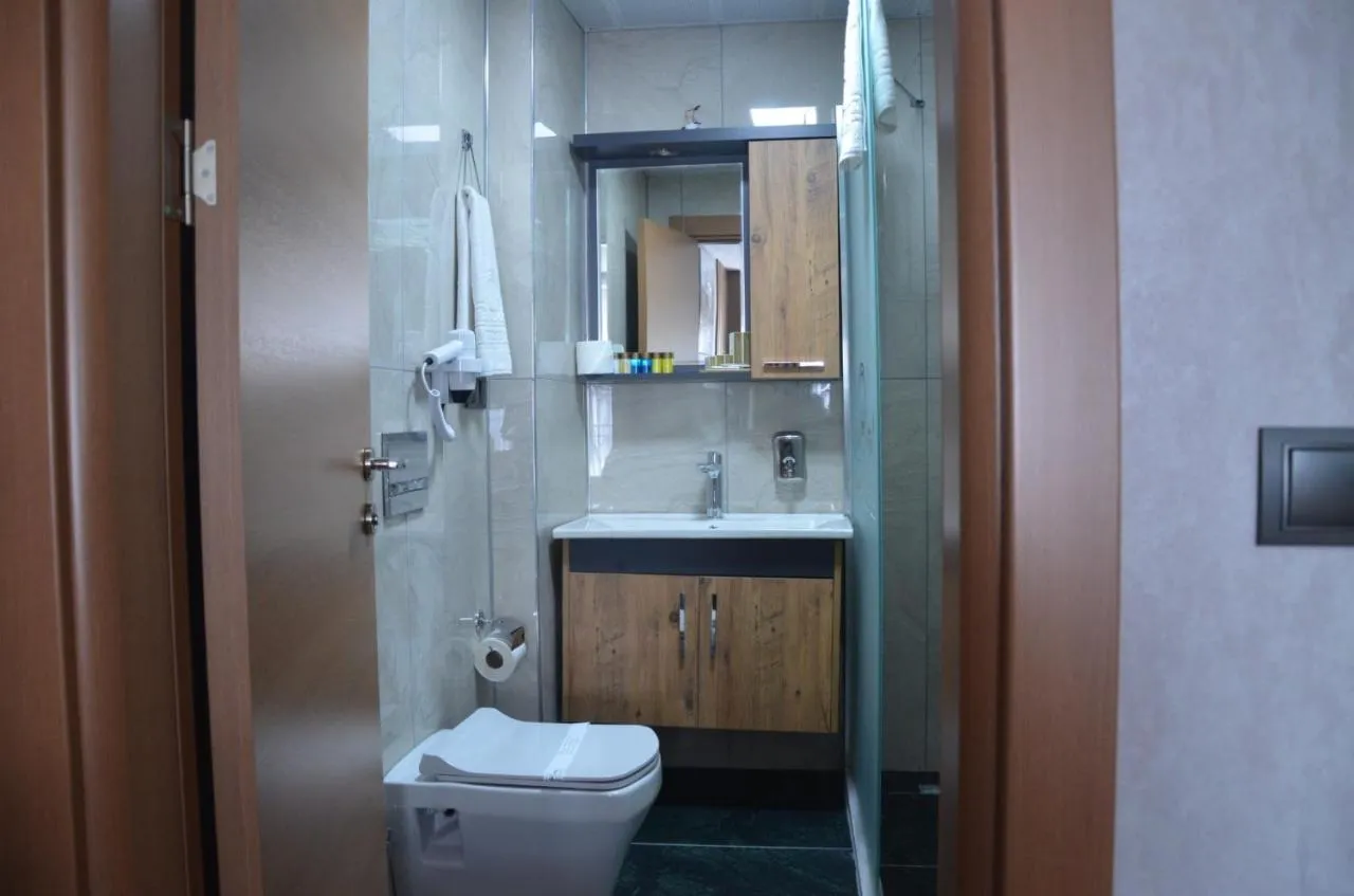 Rua World Hotel slide-4