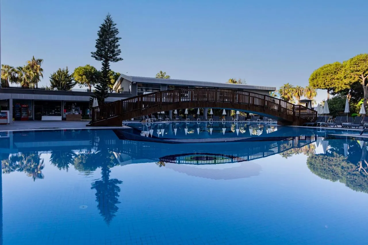 Senza Grand Santana Hotel slide-5