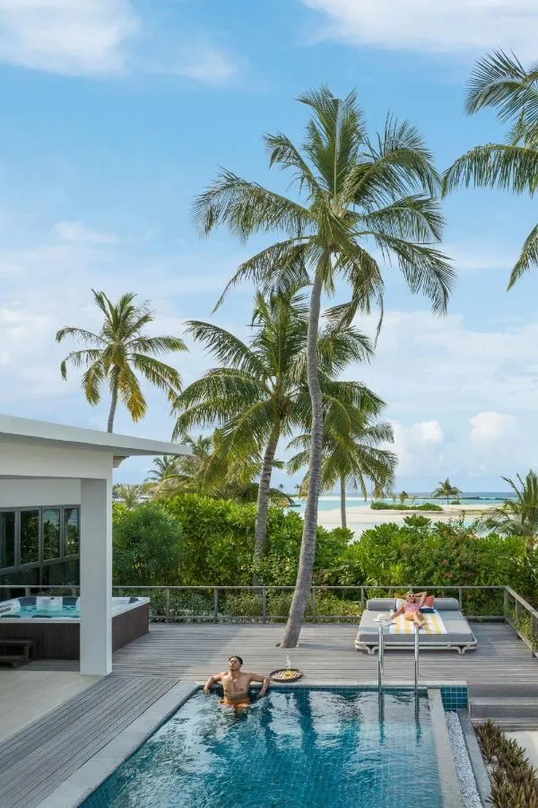 Le Meridien Maldives Resort & Spa slide-5