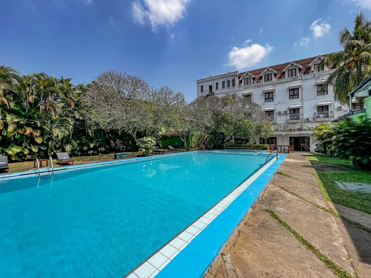 Queens Hotel Kandy-2