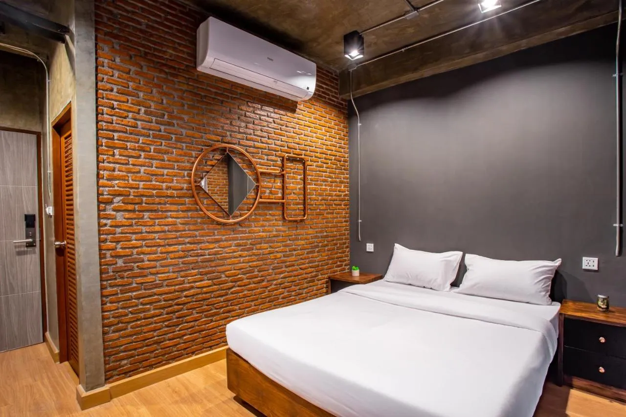 Kaen Hostel Pattaya slide-5