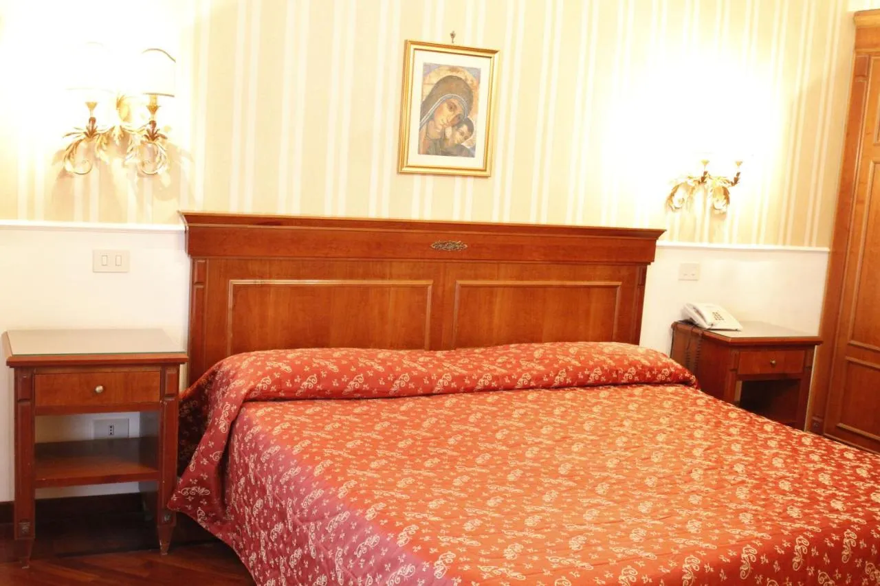 Hotel Torino slide-3