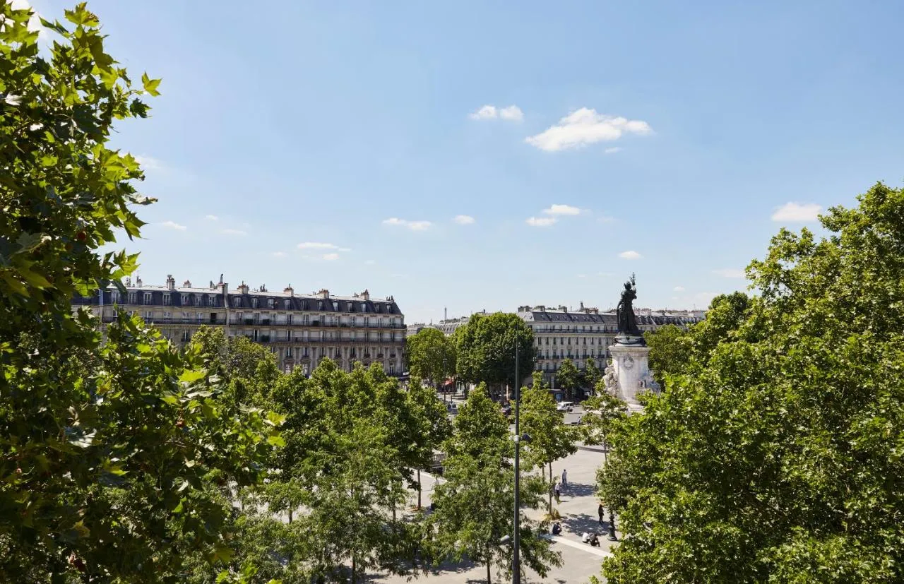 Crowne Plaza Paris Republique slide-4