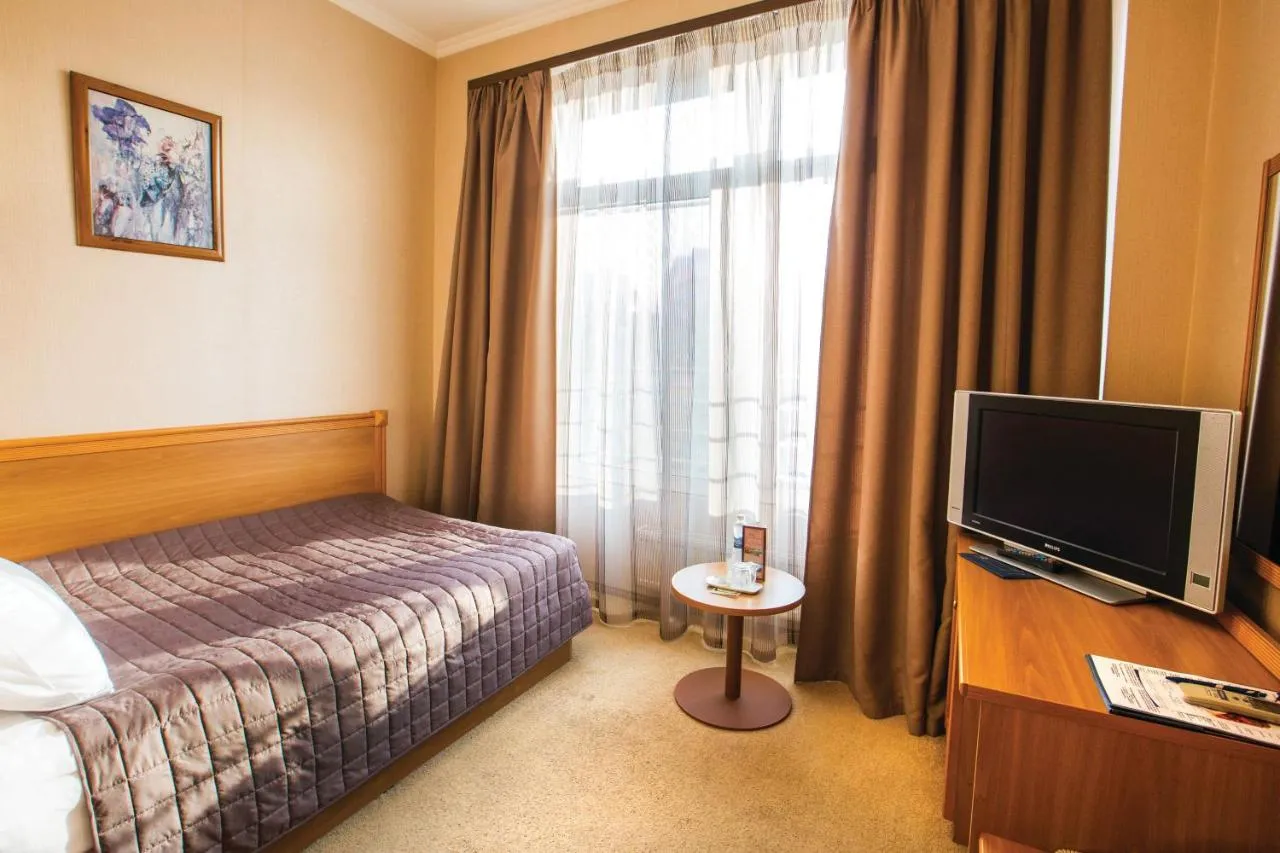 Dnipro Hotel slide-5