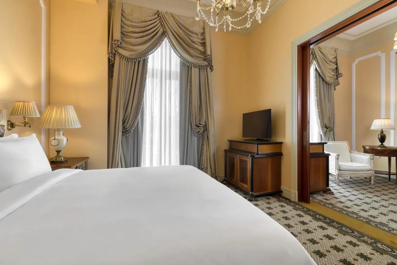 Hotel Grande Bretagne, A Luxury Collection Hotel slide-3