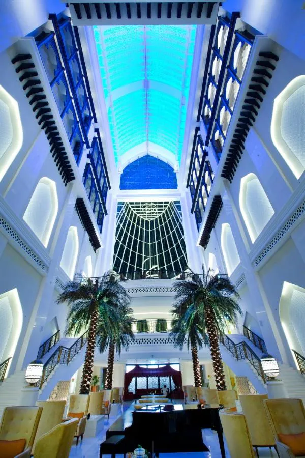Bab Al Qasr Hotel slide-5