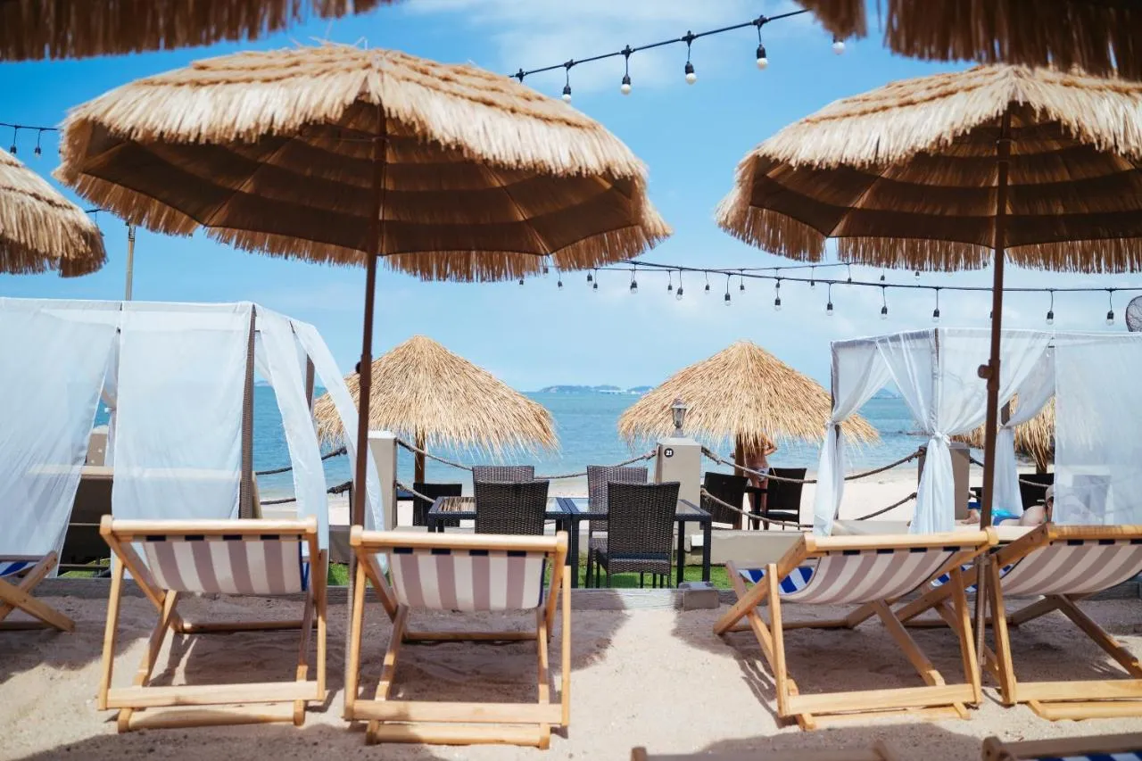 Golden Tulip Pattaya Beachfront Resort-1