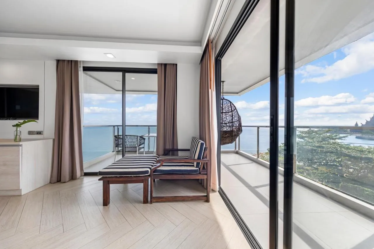 Golden Tulip Pattaya Beachfront Resort-2