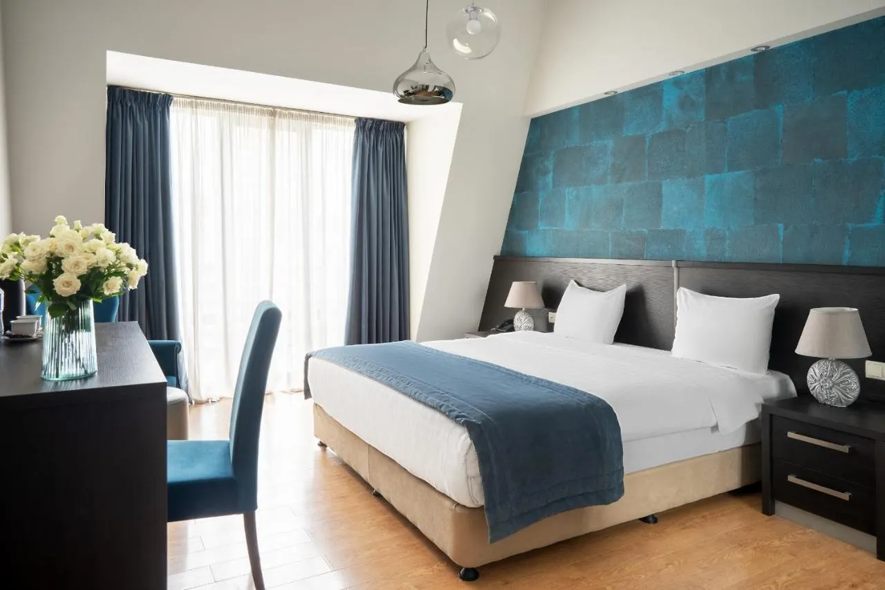 Sephia Hotel slide-3