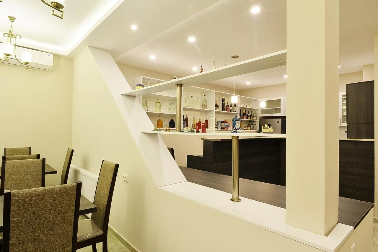 MGK Hotel slide-4