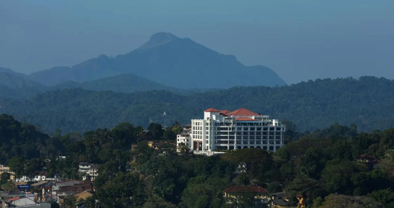 Grand Kandyan Hotel slide-4