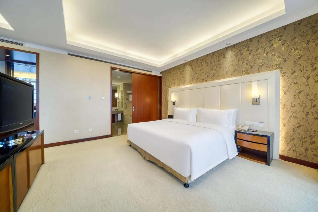 HaiWaiHai Crown Hotel-1