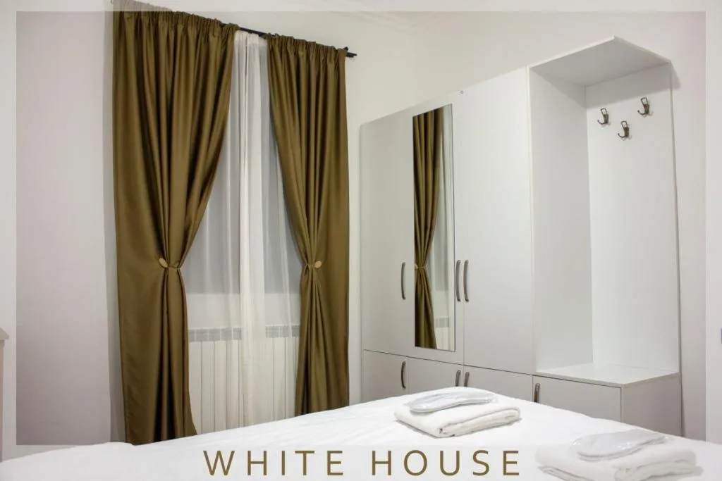White House slide-3