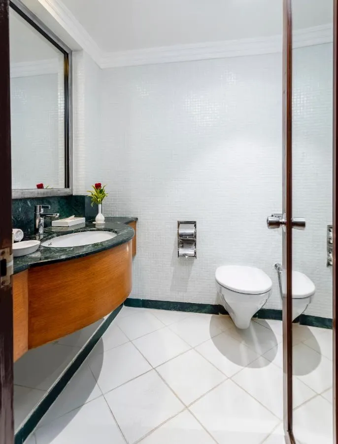 Ramada Caravela hotel slide-4