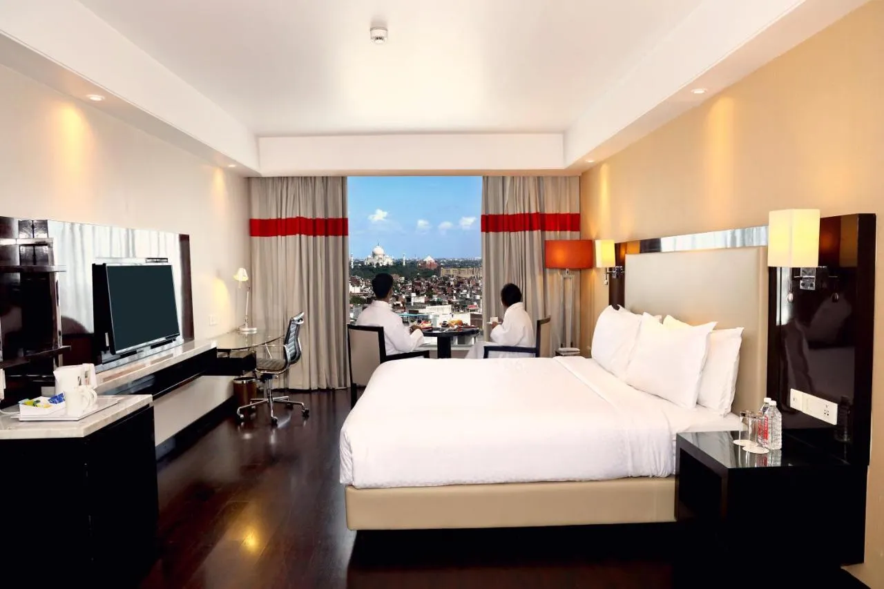 Radisson Blu Taj East Gate hotel slide-3