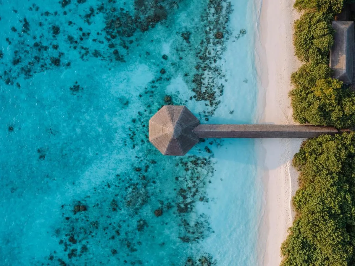 Reethi Beach hotel slide-3
