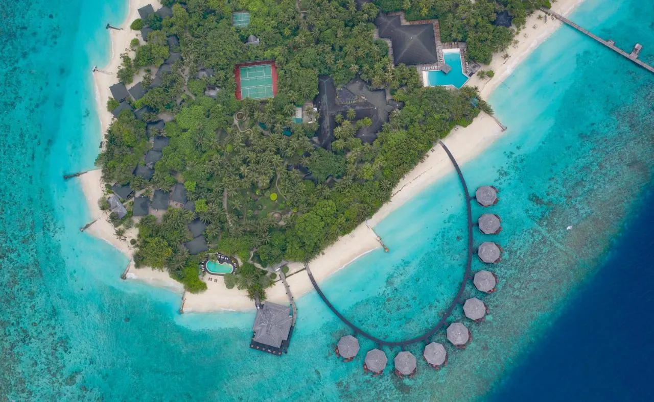 Adaaran Select Meedhupparu hotel slide-3
