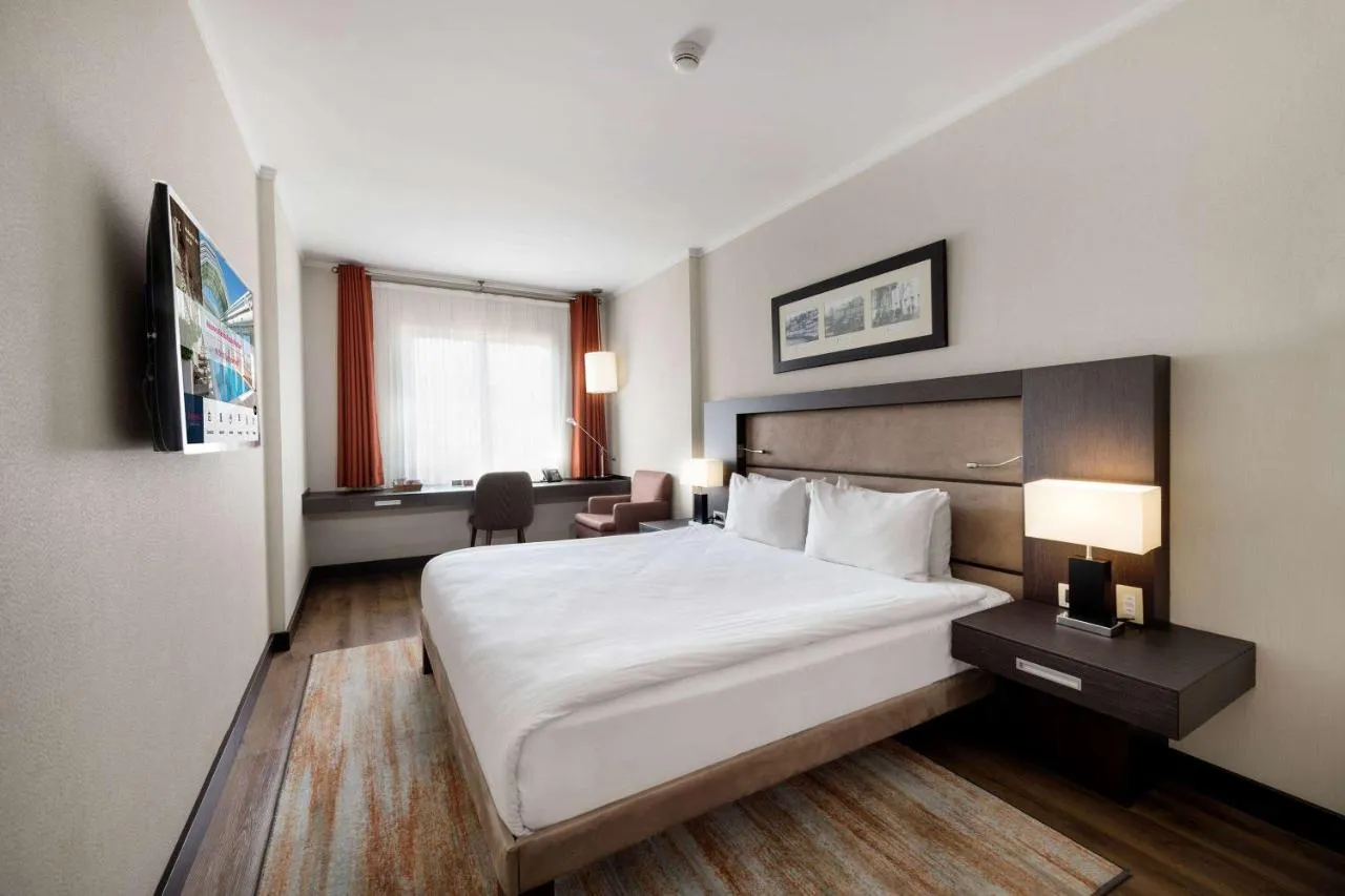 Ramada Plaza By Wyndham Istanbul City Center slide-3