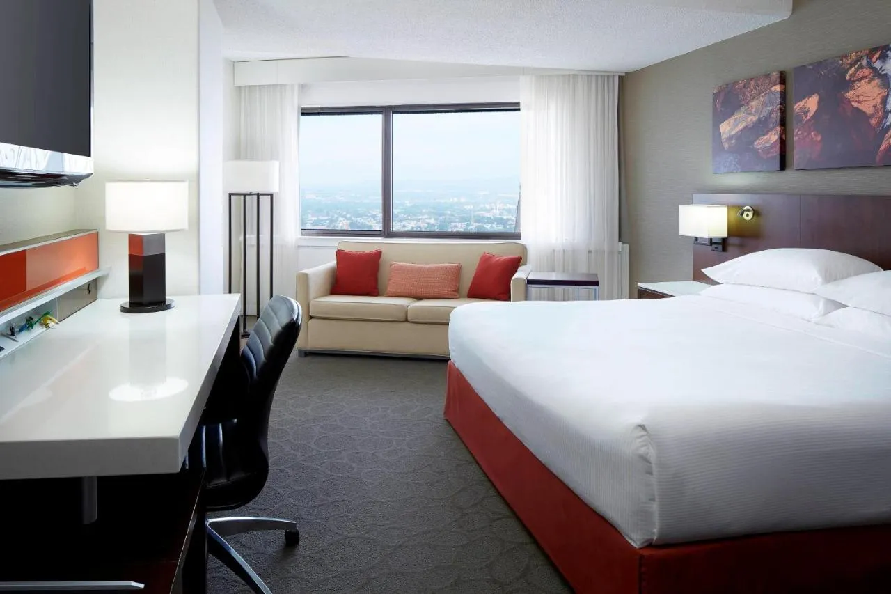 Delta Hotels by Marriott Quebec slide-5