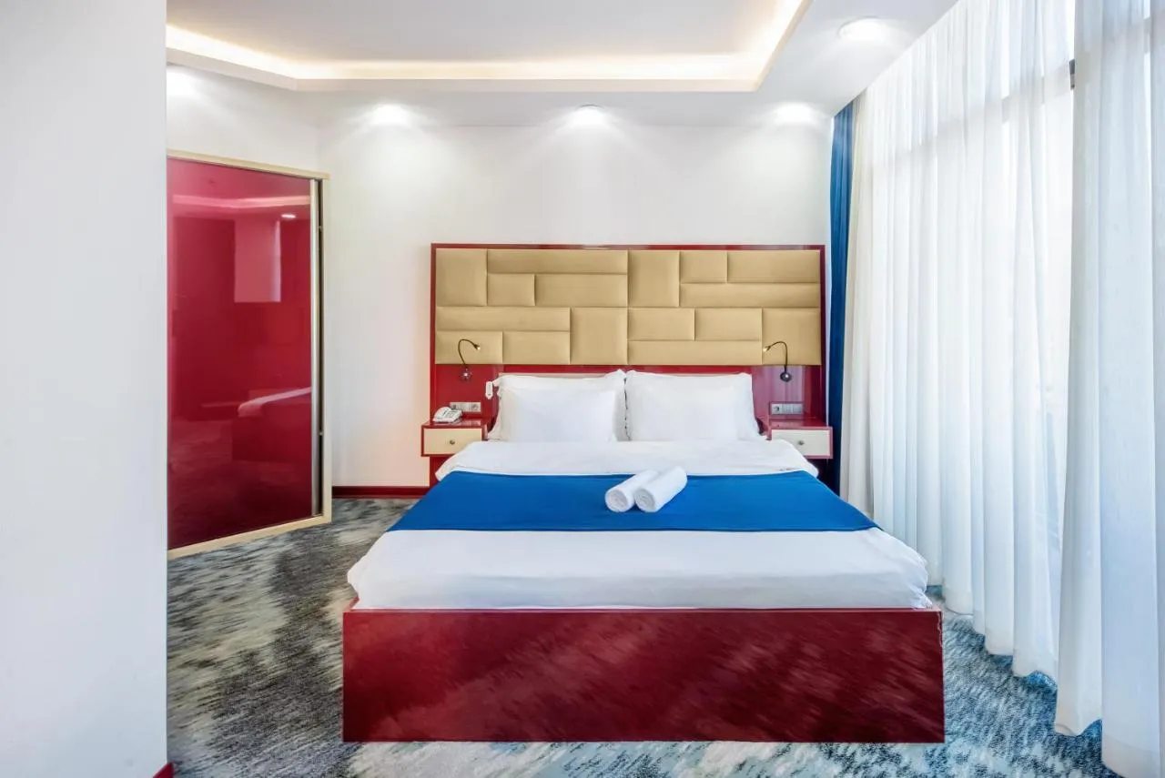 Denis hotel-2
