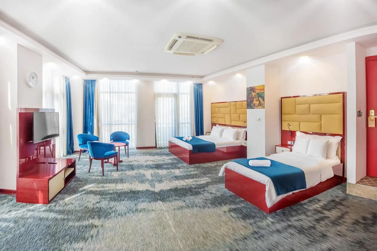Denis hotel slide-4