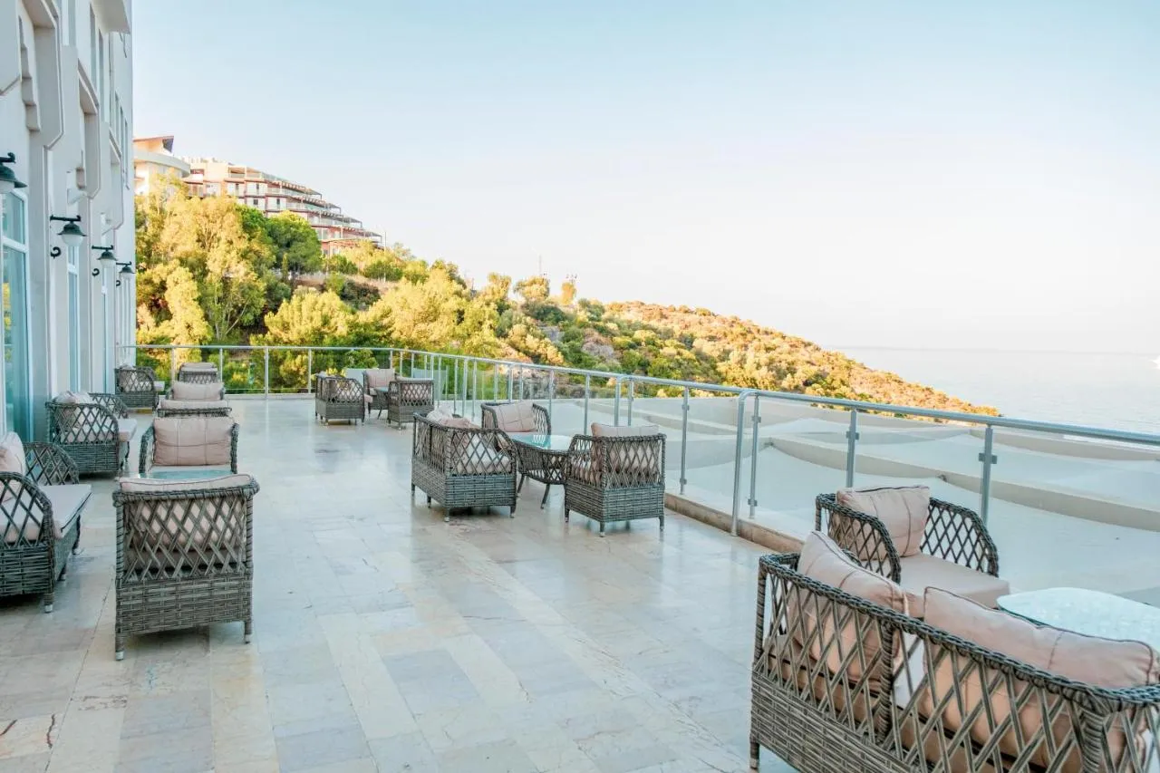 Ladonia Hotels Adakule slide-4