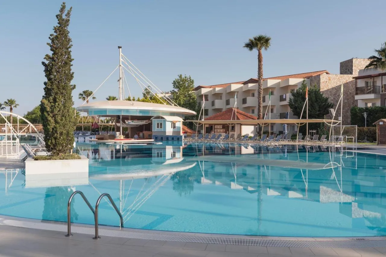 Aqua Fantasy Aquapark Hotel & SPA-2