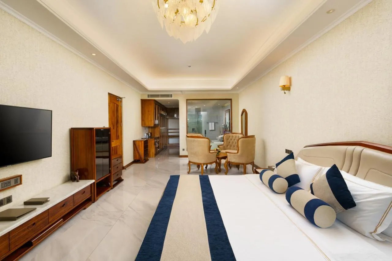 Araliya Beach Resort & Spa slide-5