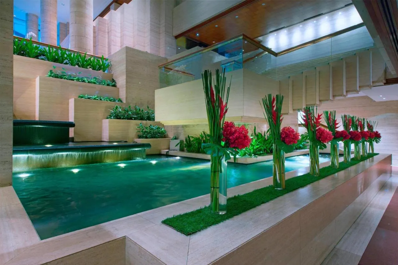 Sheraton Towers Singapore slide-4