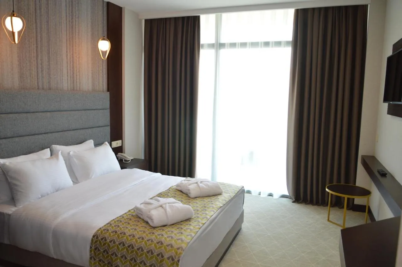 Hotel Elegance-1