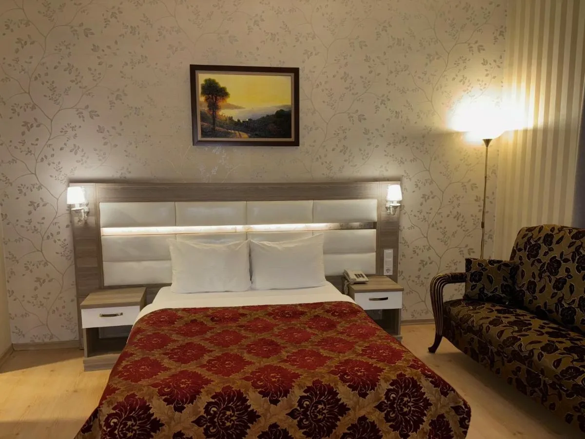 Nil Hotel slide-3